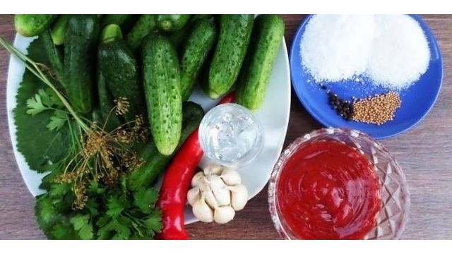 Огурцы с кетчупом чили на зиму: пошаговые рецепты, видео, фото